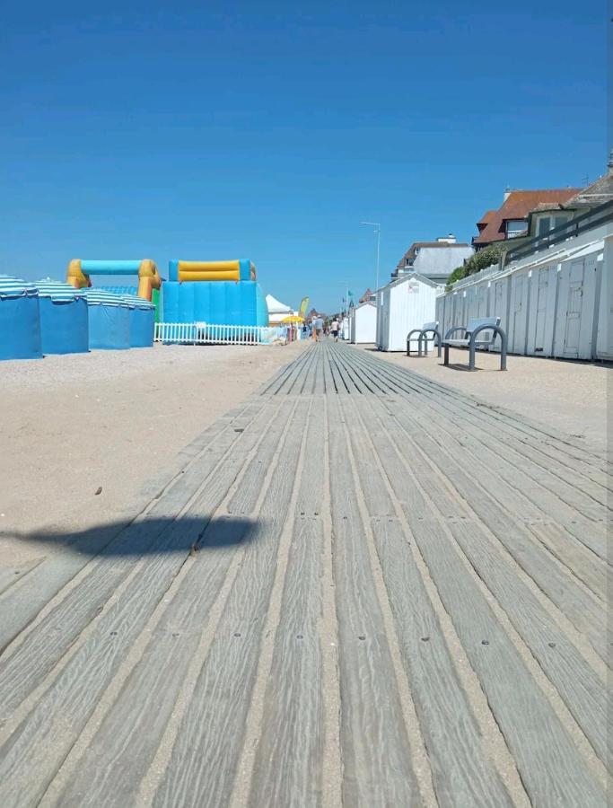 Appartement 45M2 - Proche Deauville - Vue Mer เบแนร์วิลล์-ซูร์-แมร์ ภายนอก รูปภาพ