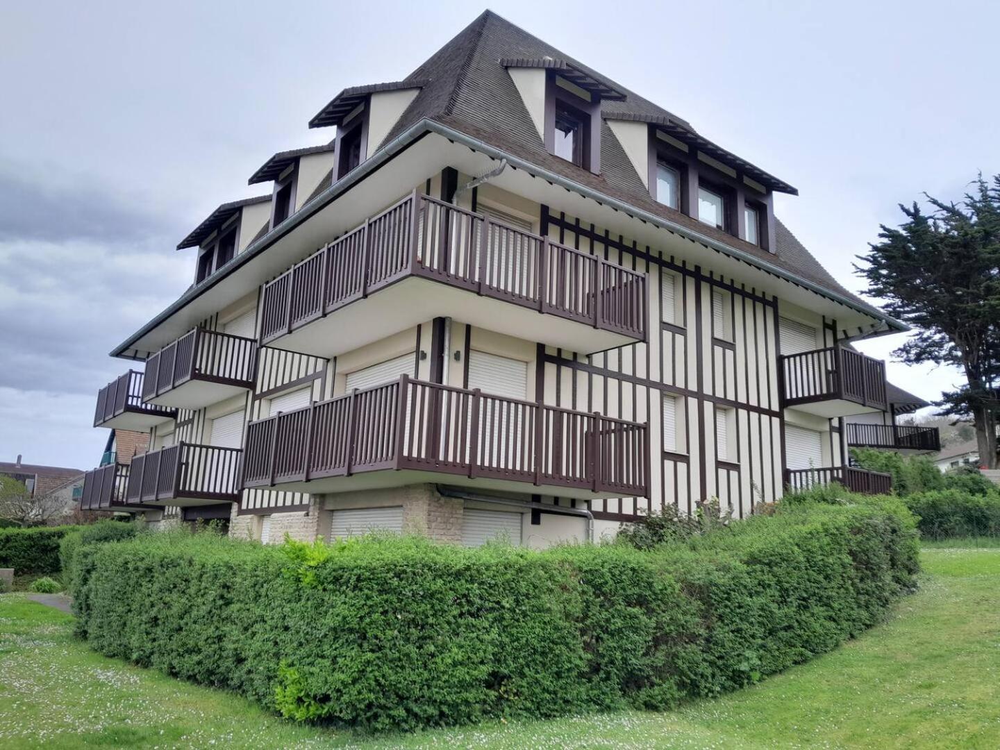 Appartement 45M2 - Proche Deauville - Vue Mer เบแนร์วิลล์-ซูร์-แมร์ ภายนอก รูปภาพ