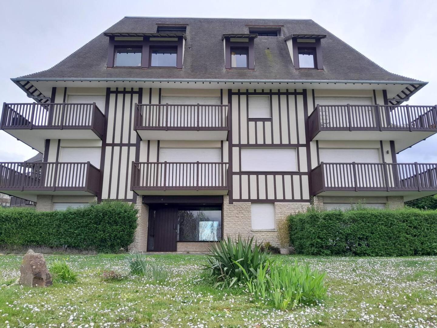 Appartement 45M2 - Proche Deauville - Vue Mer เบแนร์วิลล์-ซูร์-แมร์ ภายนอก รูปภาพ